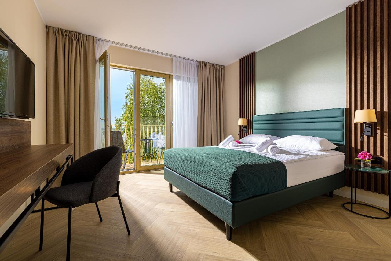 Hotel Meridian Chalupy Luaran gambar