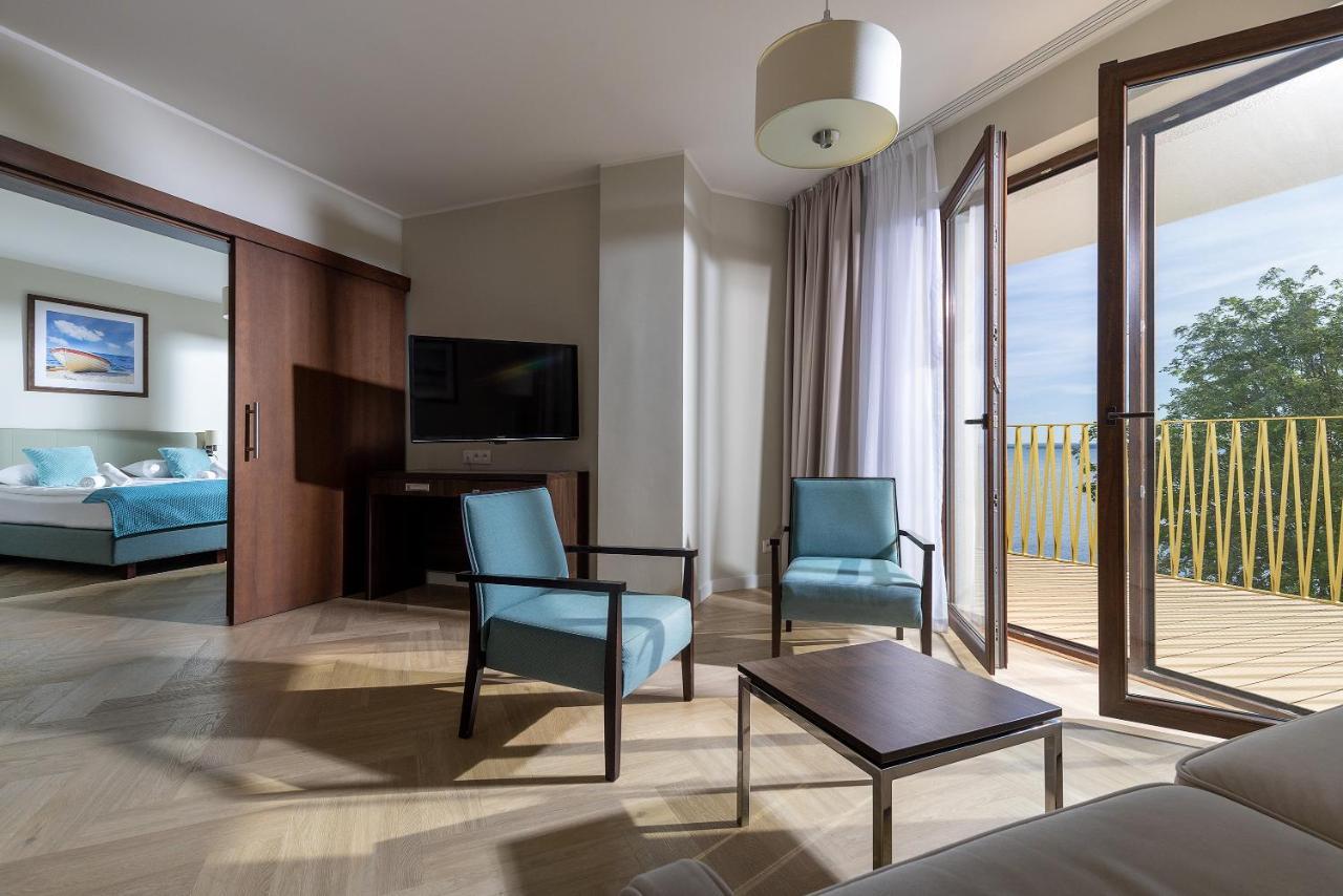 Hotel Meridian Chalupy Luaran gambar