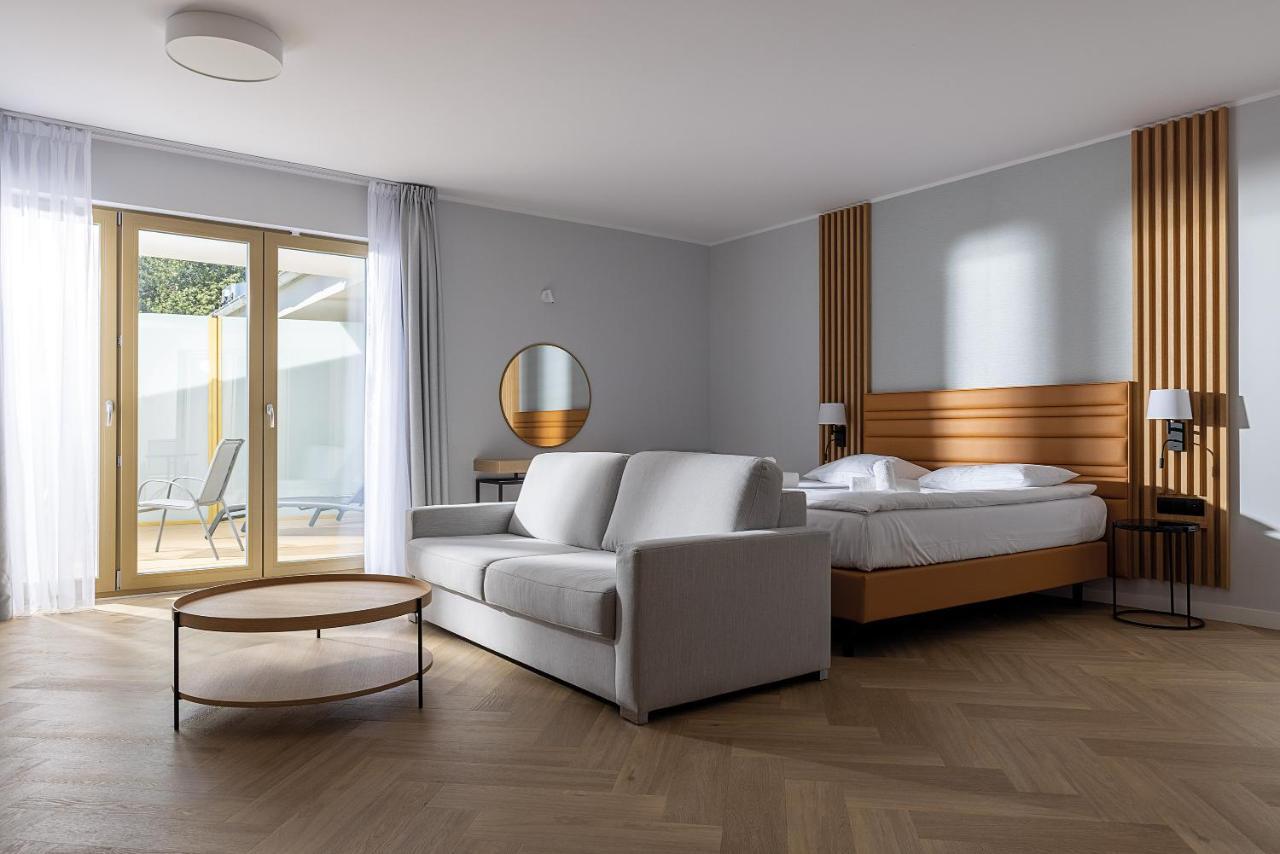 Hotel Meridian Chalupy Luaran gambar