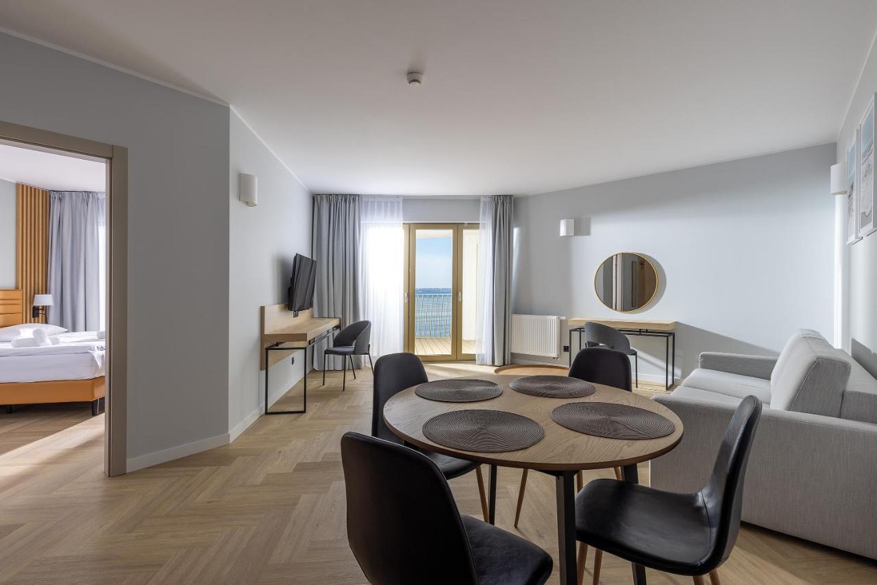 Hotel Meridian Chalupy Luaran gambar